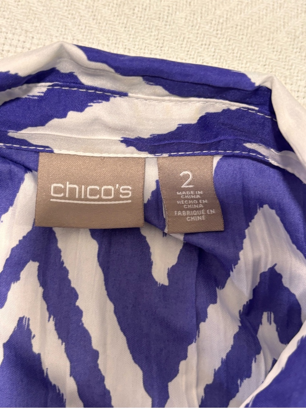 🔵Chico's Purple & White Zigzag Button-Down Blouse - Picture 7 of 12